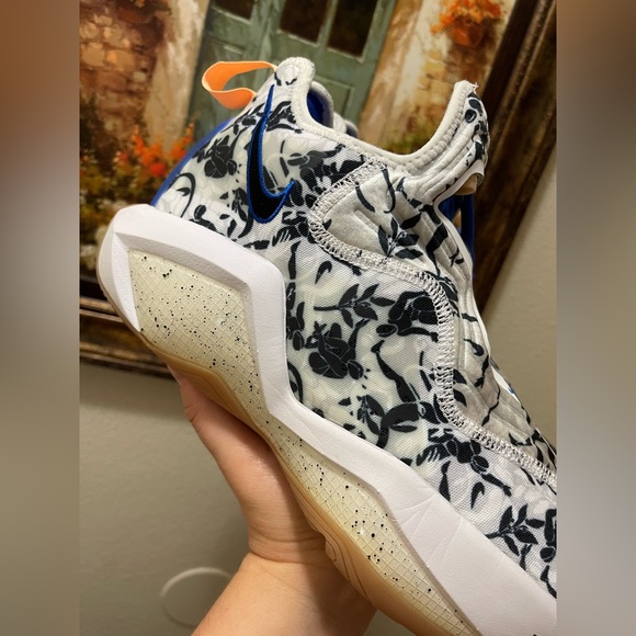 Nike Lebron Soldier 14 Sisterhood Basketball Shoes - Picture 3 of 16